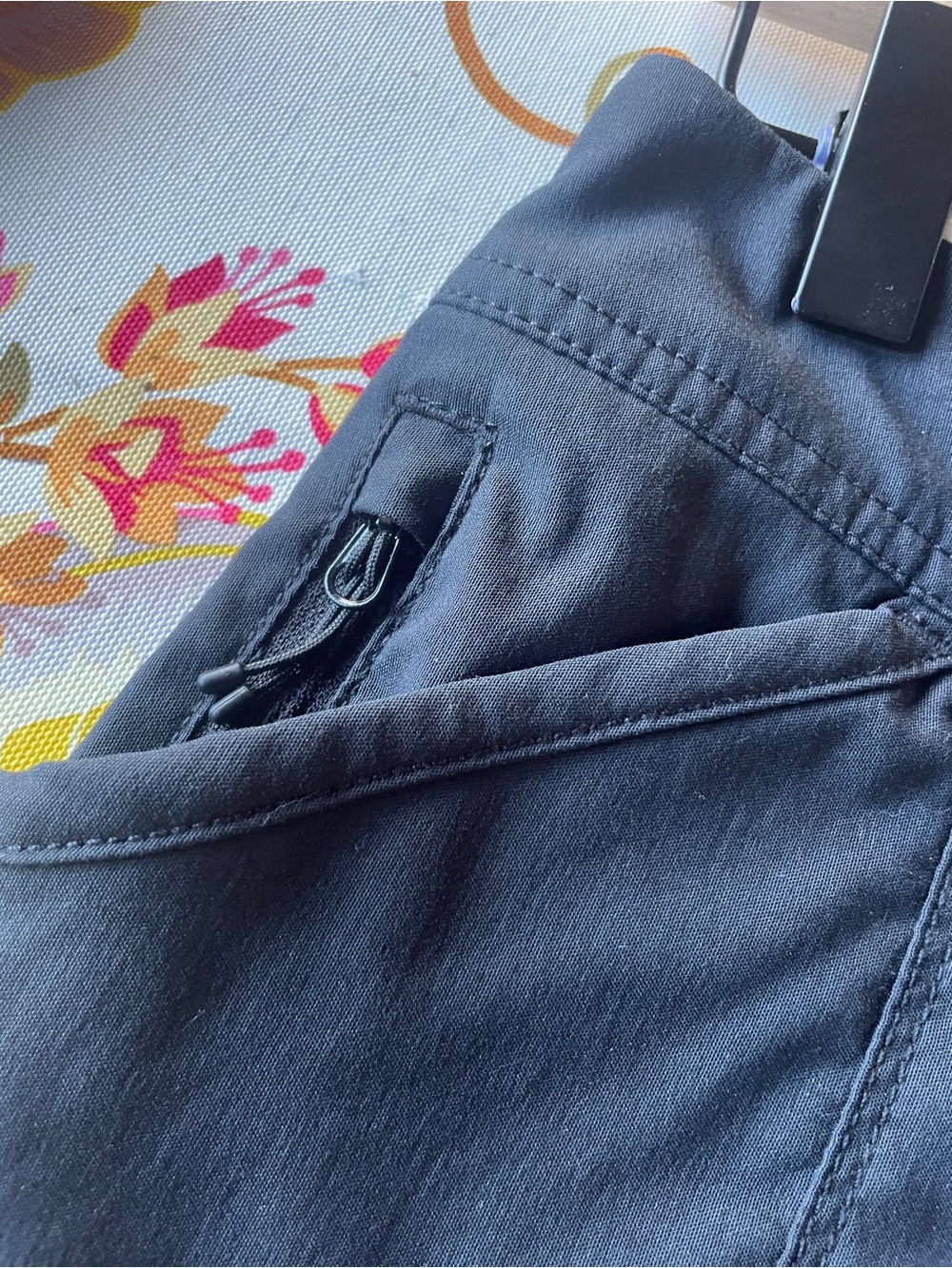 Duluth women’s shorts 7” inseam - Picture 3 of 6
